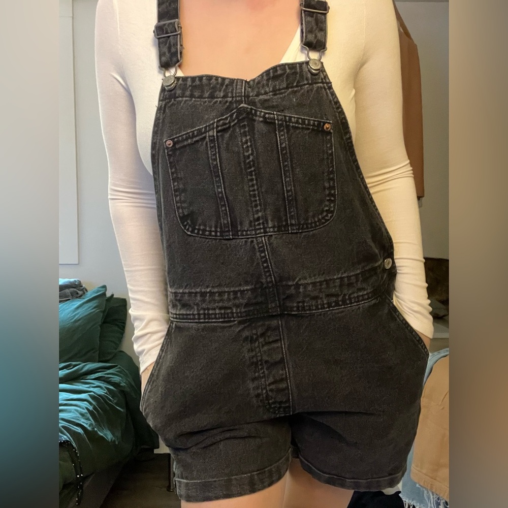 Old Navy black denim overalls shorts